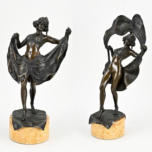 Null Erotische orientalische Tänzerin aus Bronze auf Sockel, der Rock der Tänzer&hellip;