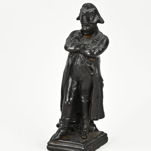 Null 拿破仑-波拿巴的仿古雕塑。19世纪。铸铁。尺寸。高27厘米。状况良好。