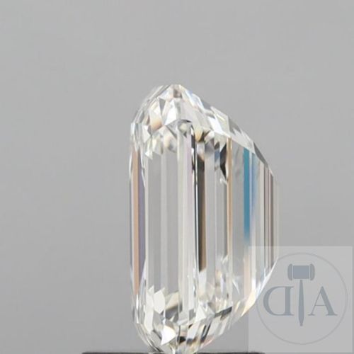 Diamant taille emeraude / Emrald cut diamond 3.03ct G VVS1 avec certificat IGI

&hellip;