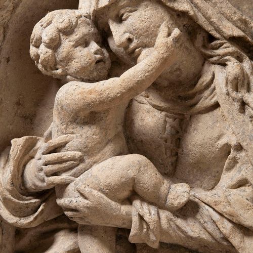 Stone relief of Madonna and Child, Italy, 1691 (MDCXCI) La Vierge et l'Enfant so&hellip;