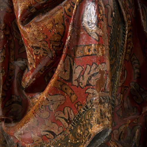 Picardy, France, year 1500, Madonna with Grapes 彩绘和镀金木雕像。人物的一部分被雕刻在背面。圣母被设计成哥特式风&hellip;
