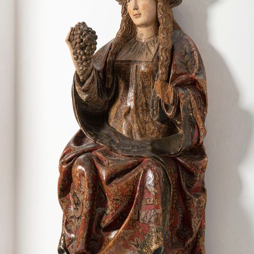 Picardy, France, year 1500, Madonna with Grapes Statue of painted and gilded woo&hellip;