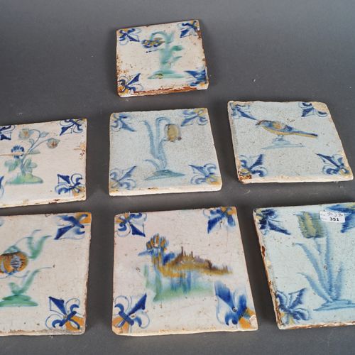 Null Siete azulejos con flores y pájaros, siglo XVII, a.O. Azulejo con abubilla,&hellip;