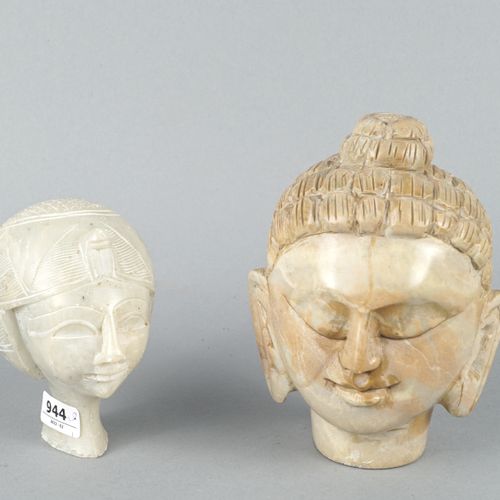 Null Albasten hoofd van Nefertiti en hoofd van de Boeddha, h. 10 en 11 cm (2x)