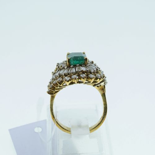 Null Anillo de oro amarillo de 18 quilates, engastado con diamantes talla brilla&hellip;