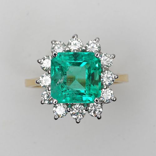 Null 双色金戒指，18K金，镶嵌明亮式切割钻石和祖母绿切割绿宝石，共计约0.60克拉，约4.60克，戒指尺寸17