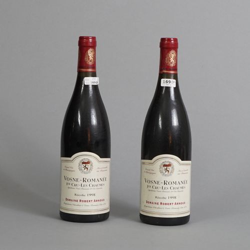 Null 2瓶葡萄酒：Vosne-Romanée, 1er Cru Les Chaumes, Domaine Robert Arnoux, 1998 (2x)