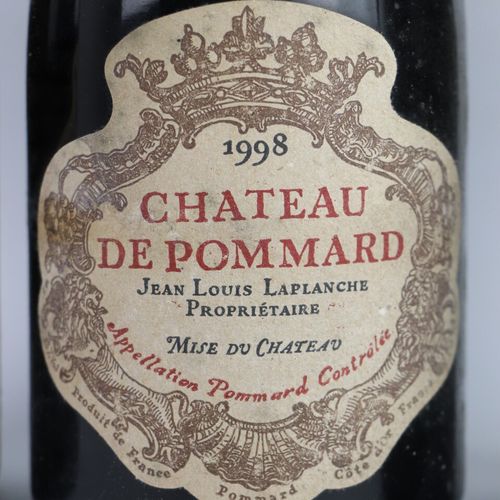 Null CHATEAU DE POMMARD.

Millésime : 1998.

3 bouteilles, e.T.H.