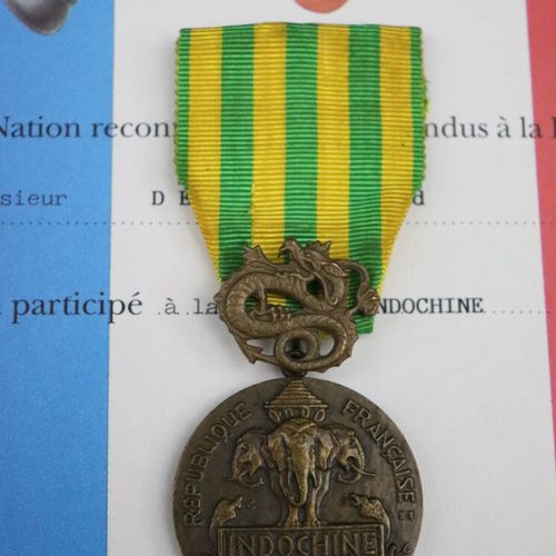 Null Diplôme et médaille d'un soldat qui a participé à la guerre d'Indochine.

 &hellip;