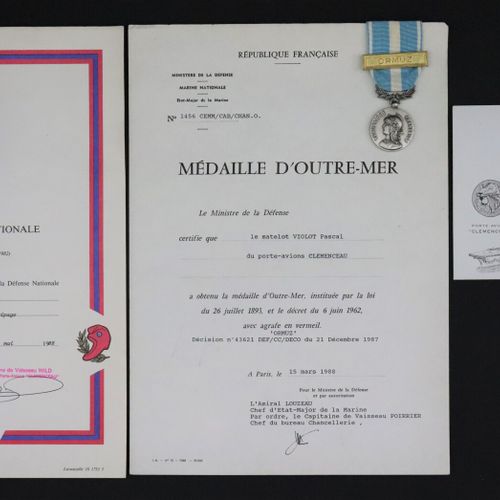 Null Diplômes et médailles d'un matelot

Le lot comprend :

 Diplôme et Médaille&hellip;