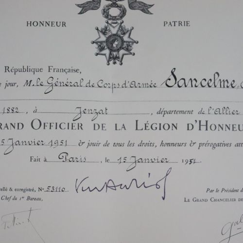 Null Diplôme de l'Ordre de la Légion d'honneur

Grand Officier de l'Ordre attrib&hellip;