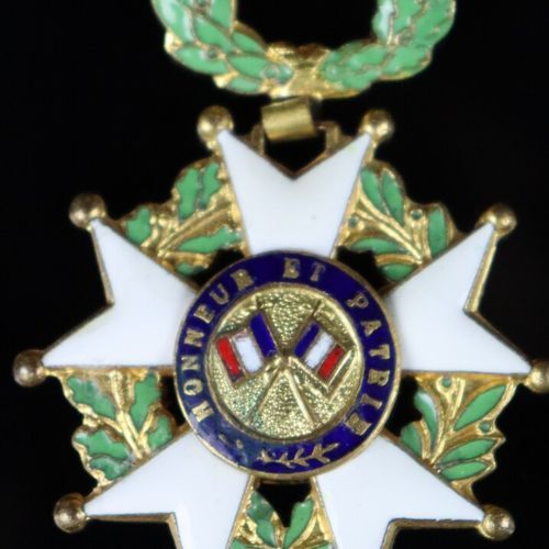 Null Ordre de la Légion d'honneur IV République, Officier.

Croix de 40 mm en br&hellip;