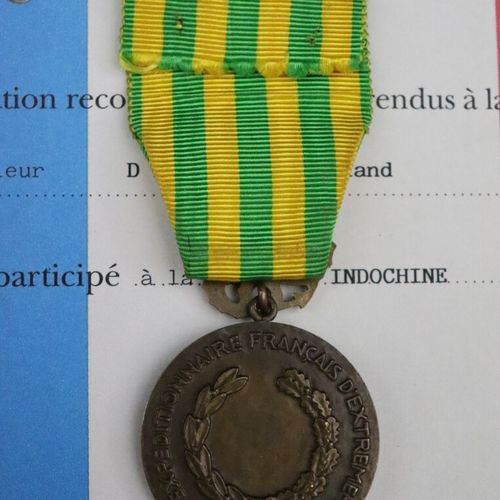 Null Diplôme et médaille d'un soldat qui a participé à la guerre d'Indochine.

 &hellip;