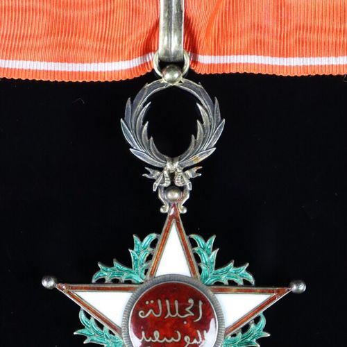 Null Ordre du Ouissam Alaouite,Commandeur.

Module de 58 mm en argent doré (poin&hellip;