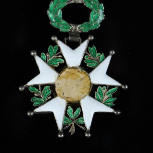 Null Ordre de la Légion d'honneur 1870, Officier.

Croix en argent de 40 mm

Ema&hellip;