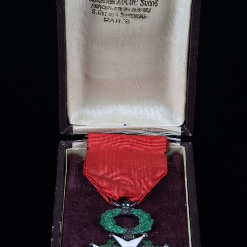 Null Ordre de la Légion d'honneur 1870, Chevalier.

Croix de 40 mm en argent.

E&hellip;