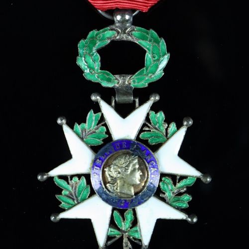 Null Ordre de la Légion d'honneur 1870, Officier.

Croix en argent de 40 mm

Ema&hellip;