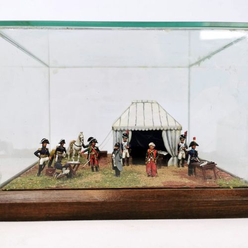 Null Diorama figurant un campement Napoléonien, sur une base en bois.

XXème siè&hellip;