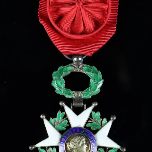 Null Ordre de la Légion d'honneur 1870, Officier.

Croix en argent de 40 mm

Ema&hellip;