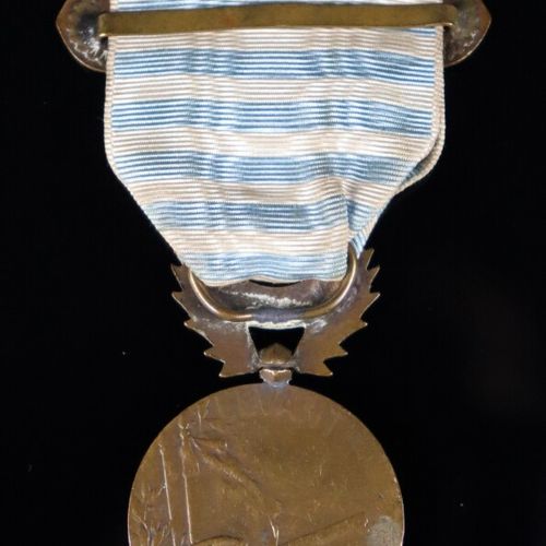 Null Médaille du levant.

Module en bronze de 30 mm signé Georges Lemaire.

Agra&hellip;