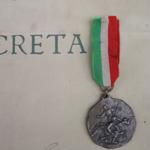 Null Diplôme et médaille de la grande guerre en Italie

 Diplôme Jauni, traces d&hellip;