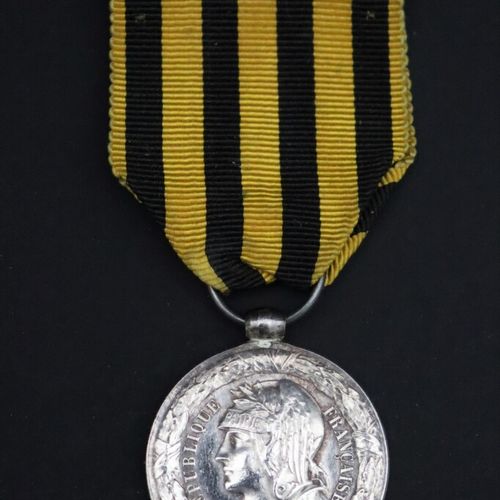 Null Médaille de l'expédition du Dahomey en 1892.

Module en argent de 30 mm.

M&hellip;