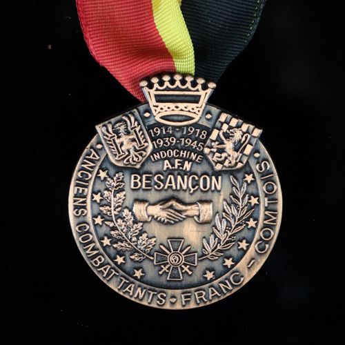 Null Médaille associative des anciens combattants Franc Comtois.

Module de 33 m&hellip;