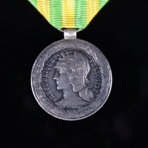 Null Médaille Tonkin Chine Annam, 1883 -1885.

Module de 30 mm en argent signé D&hellip;