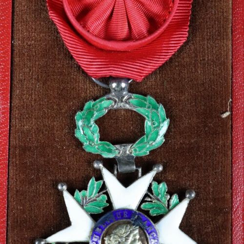 Null Ordre de la Légion d'honneur 1870, Officier.

Croix en argent de 40 mm

Ema&hellip;