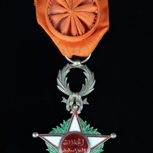 Null Ordre du Ouissam Alaouite, Officier.

Module de 40 mm en argent doré (poinç&hellip;