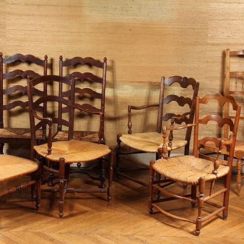 Null Lot de sept chaises paillées en bois naturel