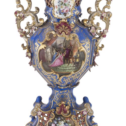 LARGE PORCELAIN VASE, LUIGI FILIPPO PERIOD 
décoré en polychromie et en or sur u&hellip;