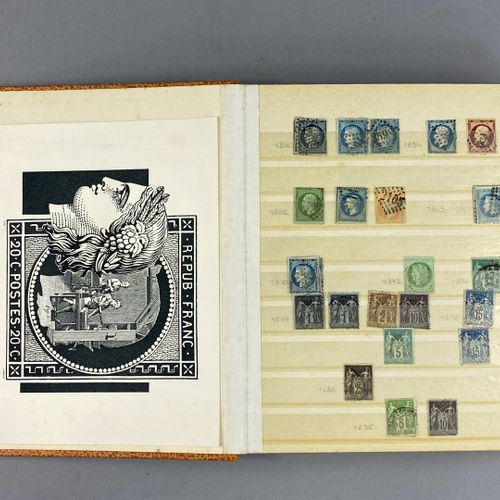 Album de timbres, 
anciens et semi moderne. 
De 1850 à 1950 
Plusieurs timbres e&hellip;