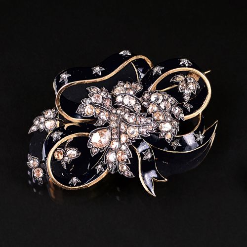 A Biedermeier Diamond Brooch. Mid 19th cent. 14 ct. Yellow gold with black ename&hellip;