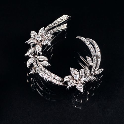 A Vintage Diamond Brooch. Vers 1960. Or blanc 18 ct., marqué. Avec 114 diam. En &hellip;