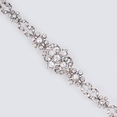 A Victorian Diamond Bracelet. 英国，19世纪末。14克拉玫瑰金，银，无标记。可转换为头饰。有118个直径的圆形、枕形和部分不对称的&hellip;