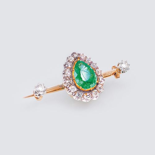 Juwelier Wilm est. 1767, Hamburg. An antique Emerald Diamond Brooch. End 19th ce&hellip;