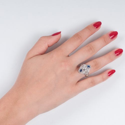 A Art-décoSapphire Diamond Ring. Um 1940. 14 kt. Gelb- und Weißgold, markiert. F&hellip;