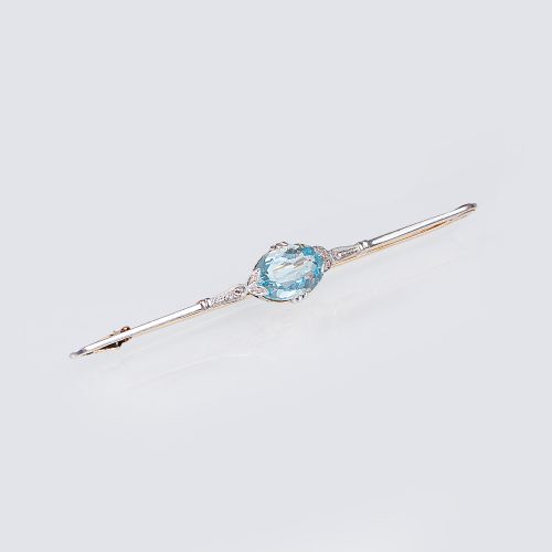 An Art Nouveau Brooch with Aquamarine. Early 20th cent. Platinum, 14 ct. Yellow &hellip;
