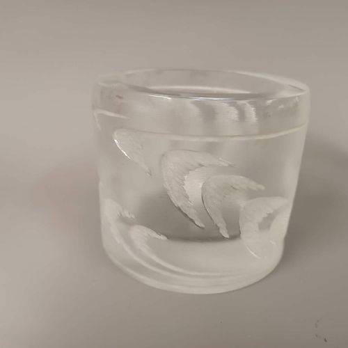 LALIQUE FRANCE Vaso tubolare 
Cristallo incolore, decorazione incisa all'acido 
&hellip;