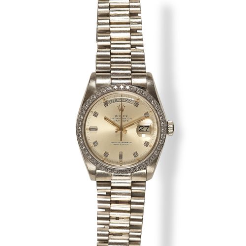 Null 
Rolex Oyster Perpetual Day Date

Or blanc, 18 carate

Avec lunette en diam&hellip;