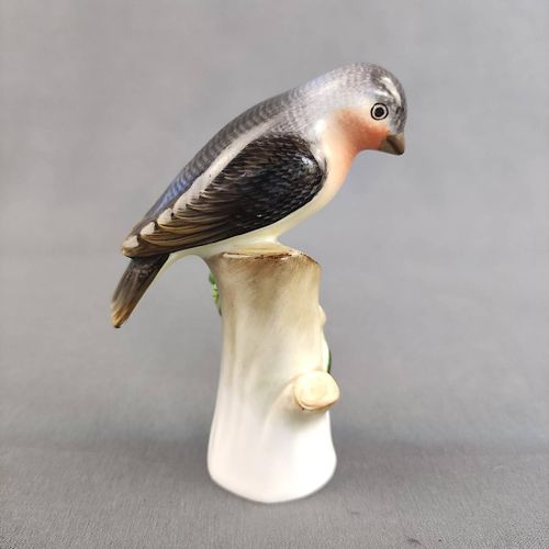 Bird sculpture, Herend Hungary, finely polychrome painted, model number 504 Voge&hellip;