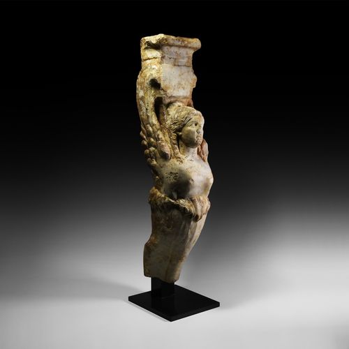 Null Sphinx hellénistique en marbre Trapezophoros. 1er siècle avant J.-C. Ce sup&hellip;