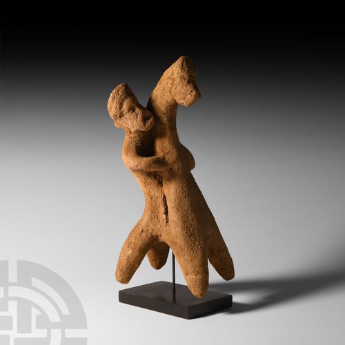 Figura griega arcaica de terracota con caballo y jinete guerrero. Siglo VII V a.&hellip;