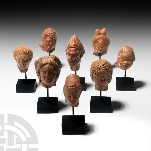 Colección de cabezas de terracota romanas. Siglo I a.C. Siglo II d.C. Grupo de c&hellip;