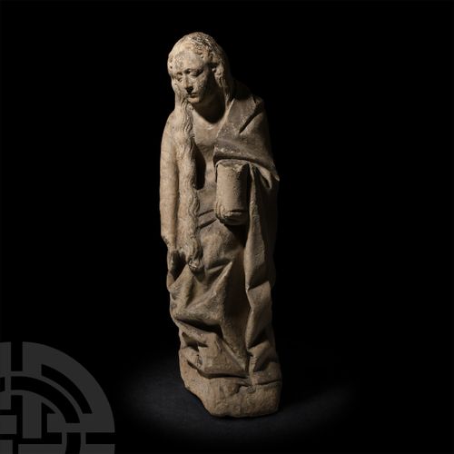 Null 法国中世纪的大型抹大拉的玛丽石雕。法兰西岛，公元15世纪初，大型石雕，描绘了抹大拉的玛丽跪在地上，像一位年轻的忏悔者，左手拿着圆柱形盒子里的香水瓶；她&hellip;