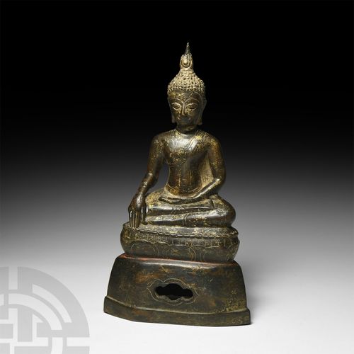 Null Bouddha assis en bronze doré d'Asie du Sud-Est. Statuette en bronze doré de&hellip;