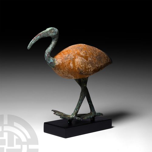 Null 
埃及行走的朱鹭图，晚期-托勒密时期，公元前664-30年。一个木质和铜合金的神圣（非洲）朱鹭（threskiornis aethiopicus）模型&hellip;