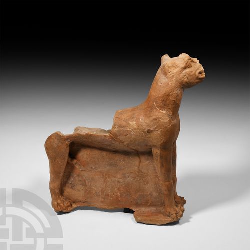 Null 
Grande sculpture de panthère étrusque, vers le Ve-4e siècle avant J.-C. Im&hellip;