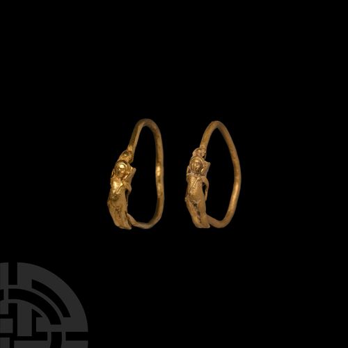 Null Griechische Eros-Ohrringe aus Gold, 3.-2. Jh. V. Chr. Ein zusammengehöriges&hellip;
